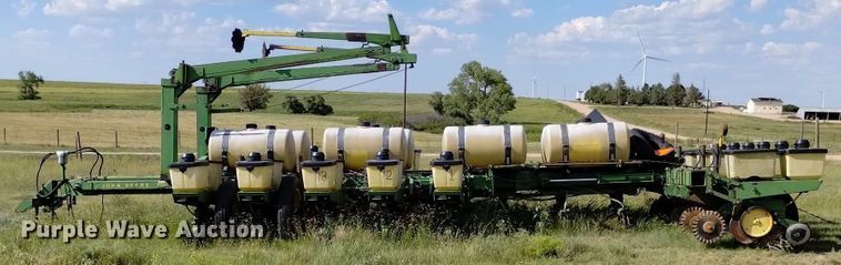 image for item MR9537 John Deere 7000  no-till planter