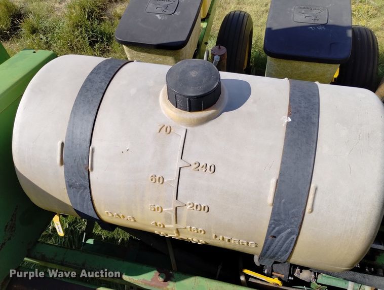 image for item MR9537 John Deere 7000  no-till planter