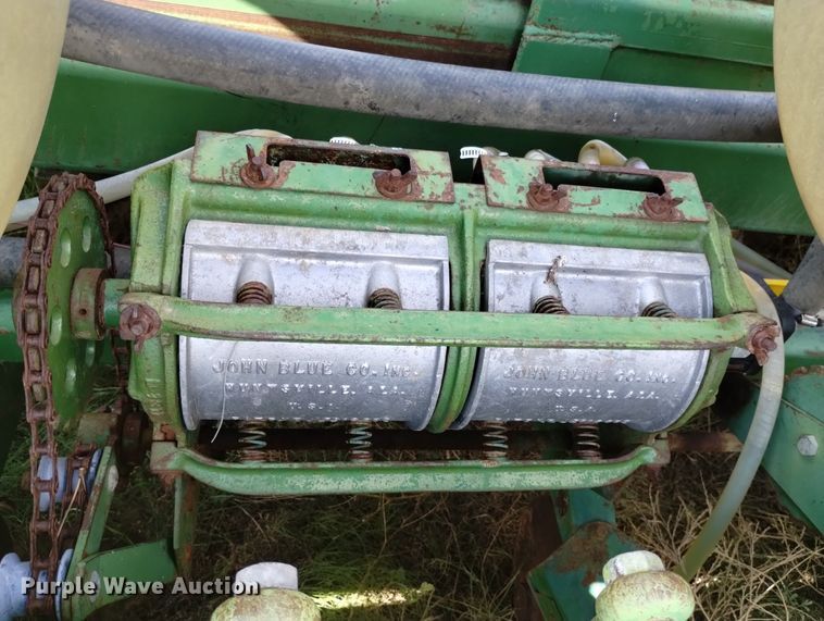 image for item MR9537 John Deere 7000  no-till planter