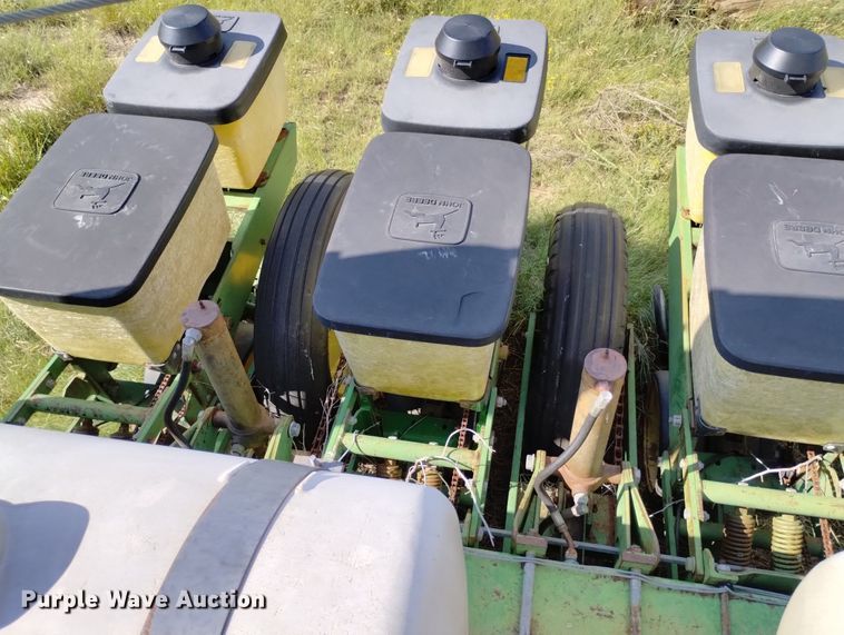 image for item MR9537 John Deere 7000  no-till planter