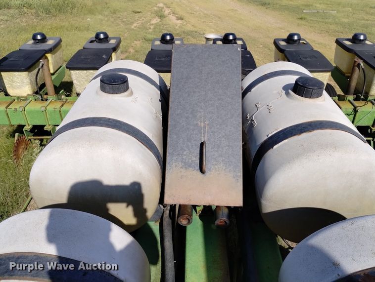 image for item MR9537 John Deere 7000  no-till planter