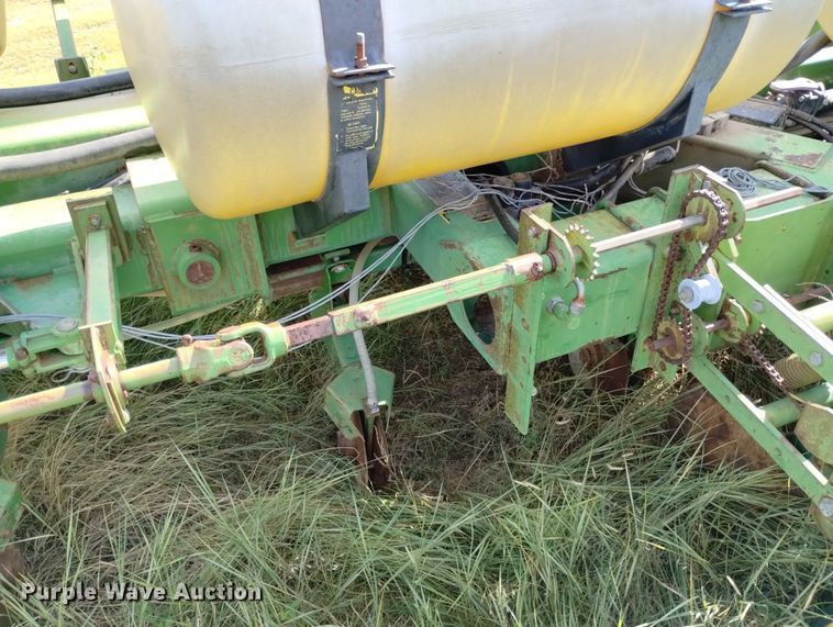 image for item MR9537 John Deere 7000  no-till planter