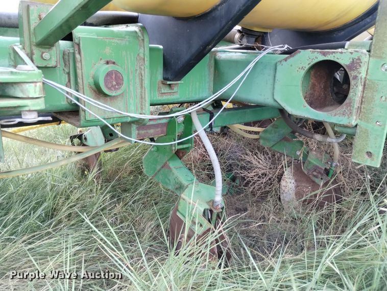 image for item MR9537 John Deere 7000  no-till planter