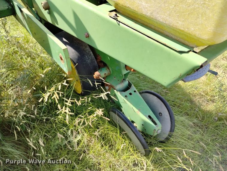 image for item MR9537 John Deere 7000  no-till planter