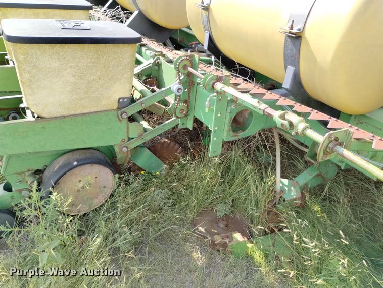 image for item MR9537 John Deere 7000  no-till planter