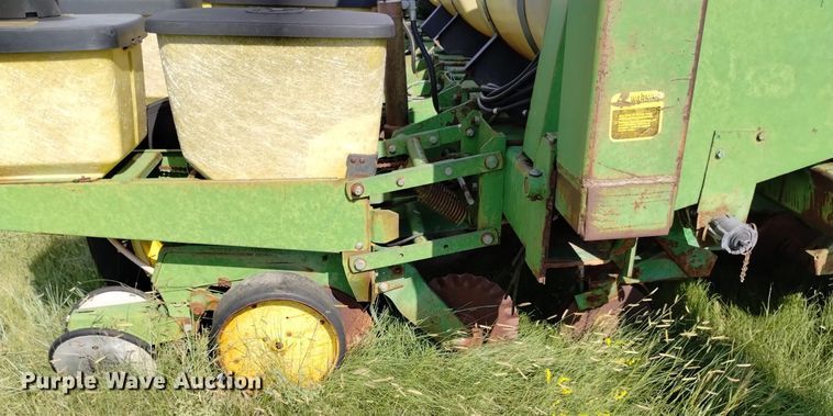 image for item MR9537 John Deere 7000  no-till planter