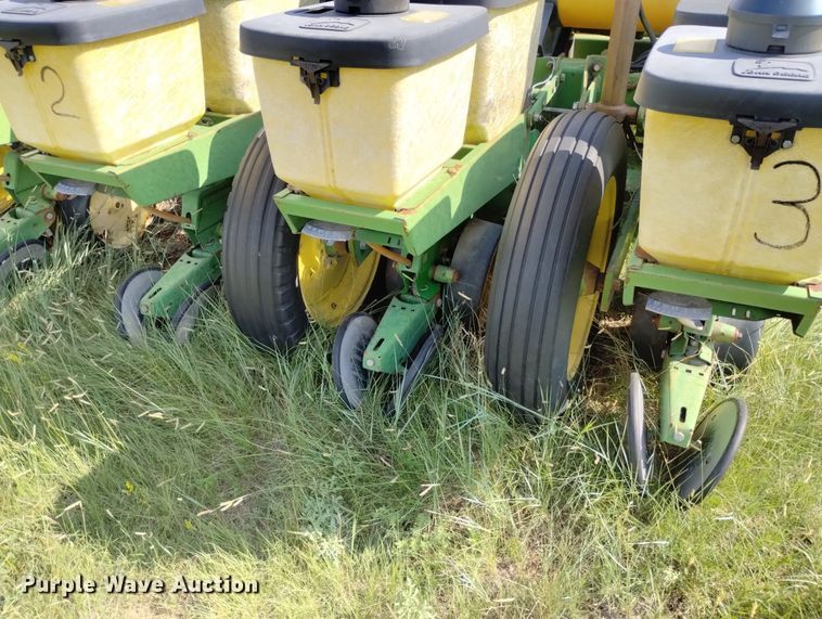 image for item MR9537 John Deere 7000  no-till planter