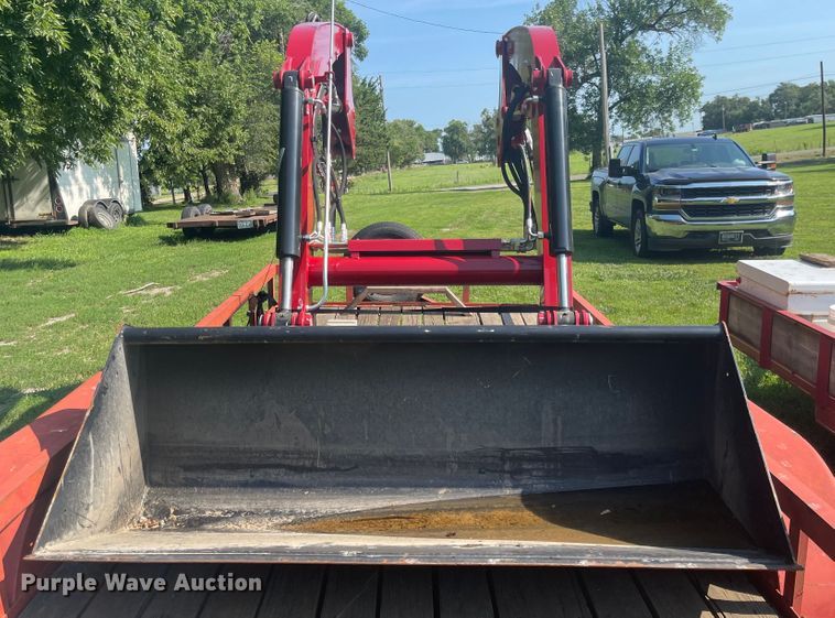 image for item MU9022 Case IH L630  tractor loader