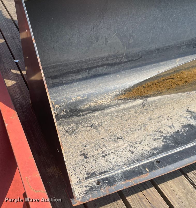 image for item MU9022 Case IH L630  tractor loader