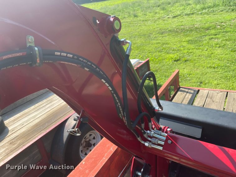 image for item MU9022 Case IH L630  tractor loader