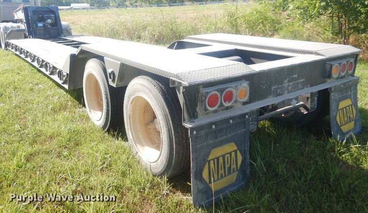 image for item DB7941 1989 Talbert TDW-35S-HRG-1-T1  lowboy equipment trailer