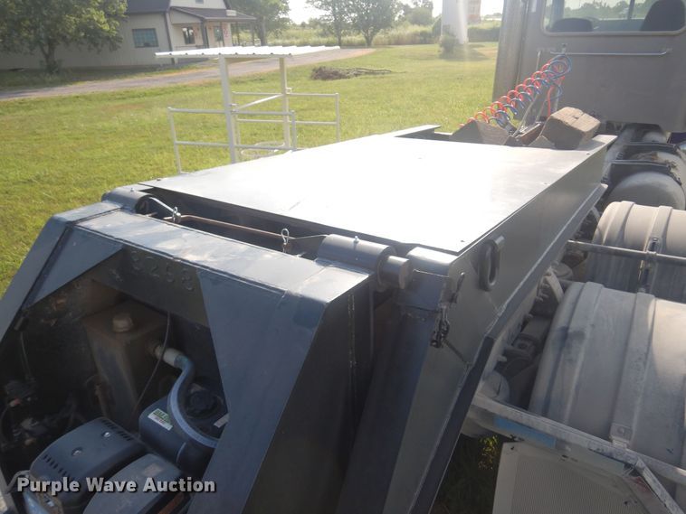 image for item DB7941 1989 Talbert TDW-35S-HRG-1-T1  lowboy equipment trailer