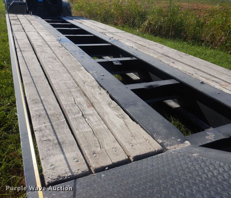 image for item DB7941 1989 Talbert TDW-35S-HRG-1-T1  lowboy equipment trailer