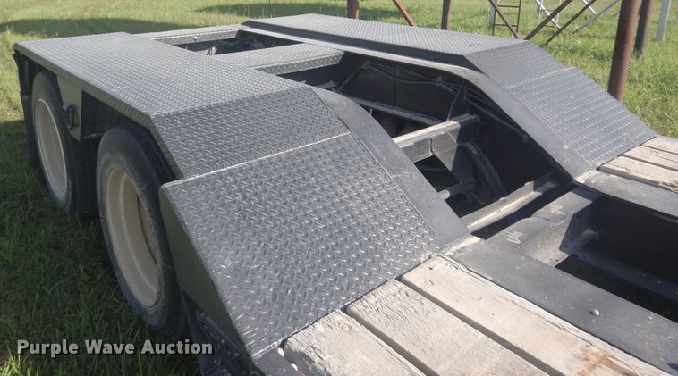 image for item DB7941 1989 Talbert TDW-35S-HRG-1-T1  lowboy equipment trailer