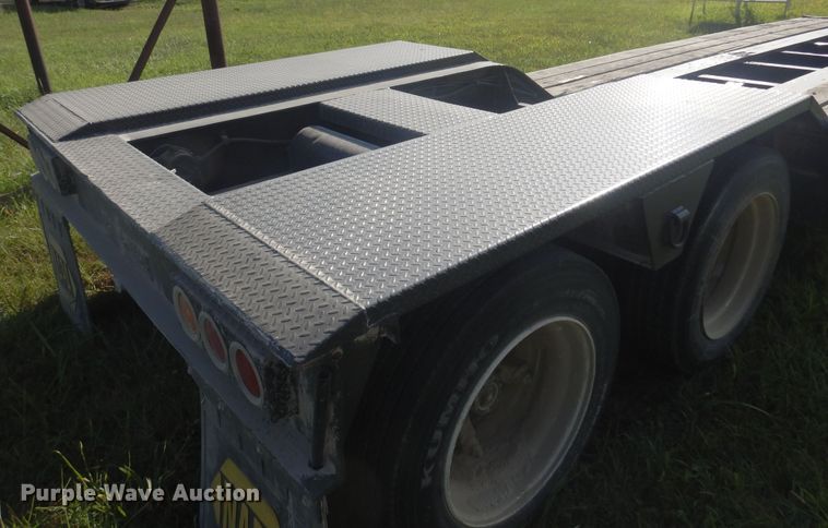 image for item DB7941 1989 Talbert TDW-35S-HRG-1-T1  lowboy equipment trailer