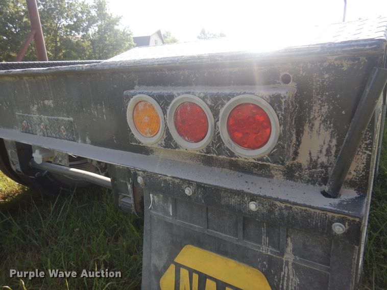 image for item DB7941 1989 Talbert TDW-35S-HRG-1-T1  lowboy equipment trailer