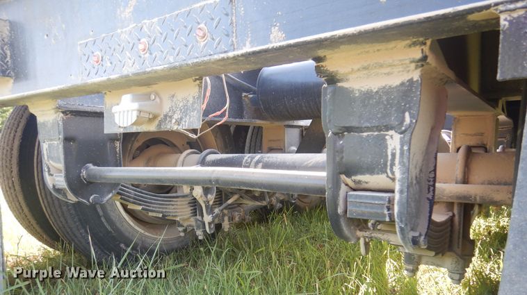 image for item DB7941 1989 Talbert TDW-35S-HRG-1-T1  lowboy equipment trailer