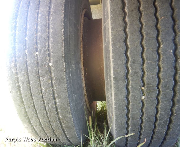 image for item DB7941 1989 Talbert TDW-35S-HRG-1-T1  lowboy equipment trailer