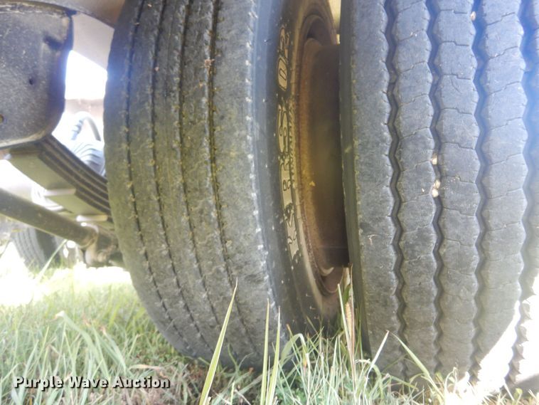 image for item DB7941 1989 Talbert TDW-35S-HRG-1-T1  lowboy equipment trailer