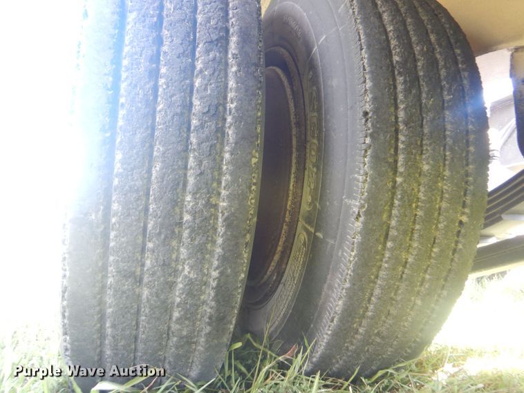 image for item DB7941 1989 Talbert TDW-35S-HRG-1-T1  lowboy equipment trailer