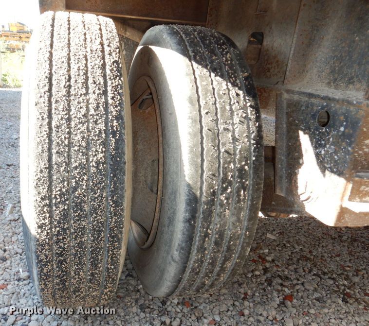 image for item DM2340 2001 Kalyn KDP80  drop deck trailer