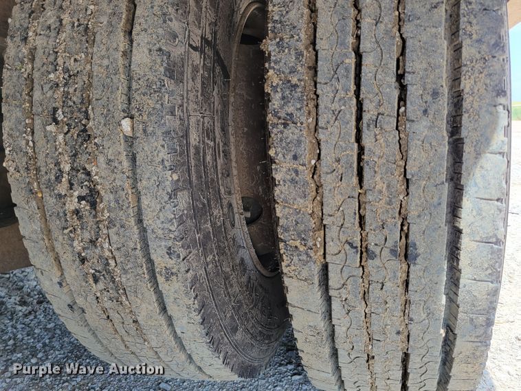 image for item DM2414 1998 Landoll Hauloll  tilt deck equipment trailer