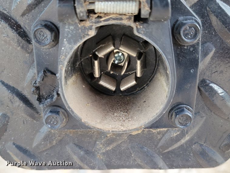 image for item DM2425 2000 GMC C7500  truck cab and chassis