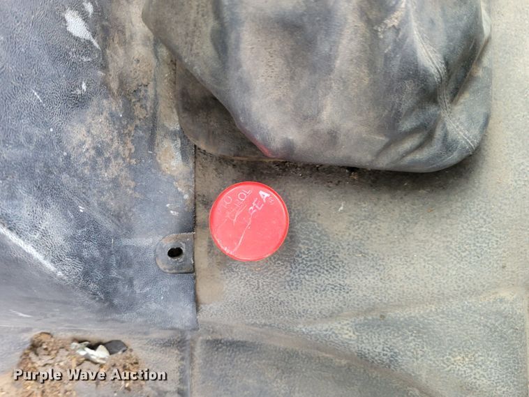 image for item DM2425 2000 GMC C7500  truck cab and chassis