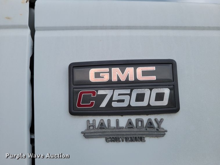 image for item DM2425 2000 GMC C7500  truck cab and chassis