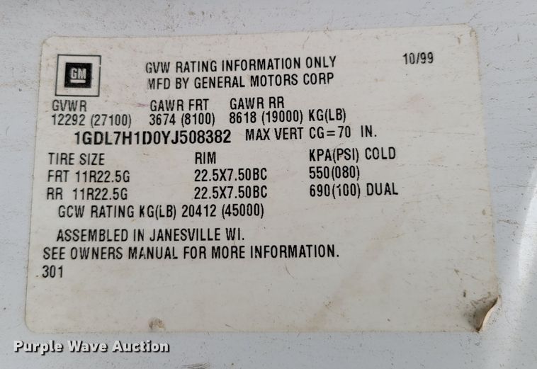 image for item DM2425 2000 GMC C7500  truck cab and chassis