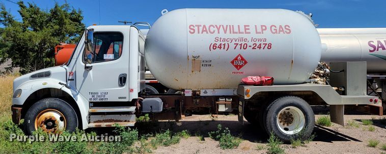 image for item DM2457 2003 Freightliner Business Class M2  propane truck