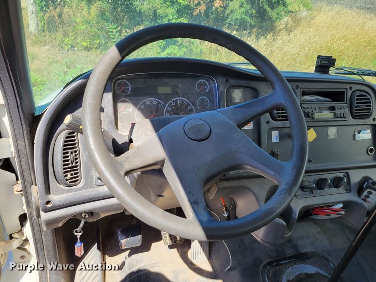 image for item DM2457 2003 Freightliner Business Class M2  propane truck