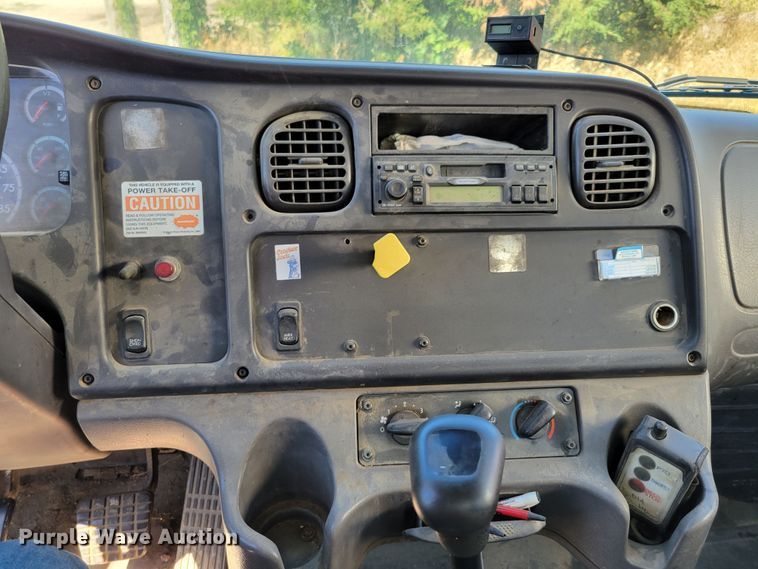 image for item DM2457 2003 Freightliner Business Class M2  propane truck