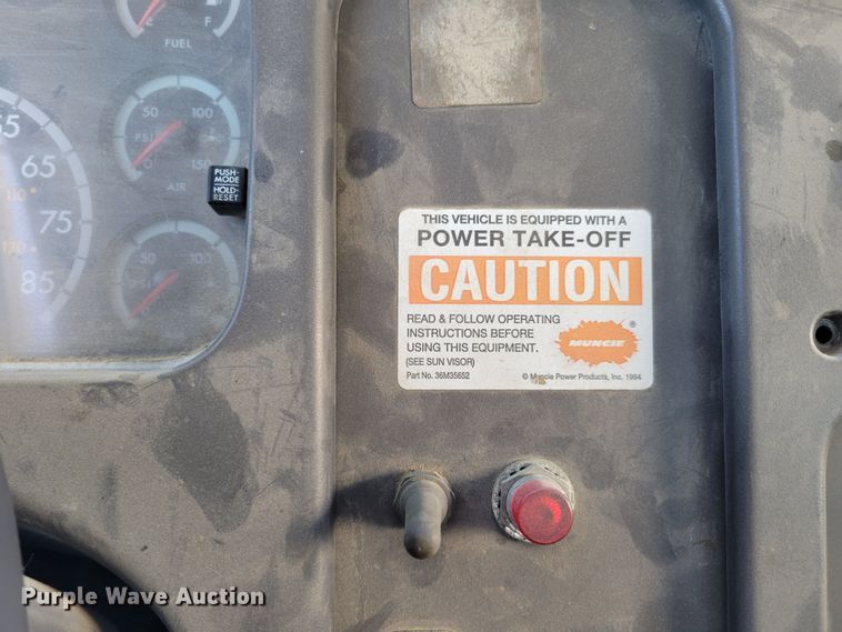 image for item DM2457 2003 Freightliner Business Class M2  propane truck