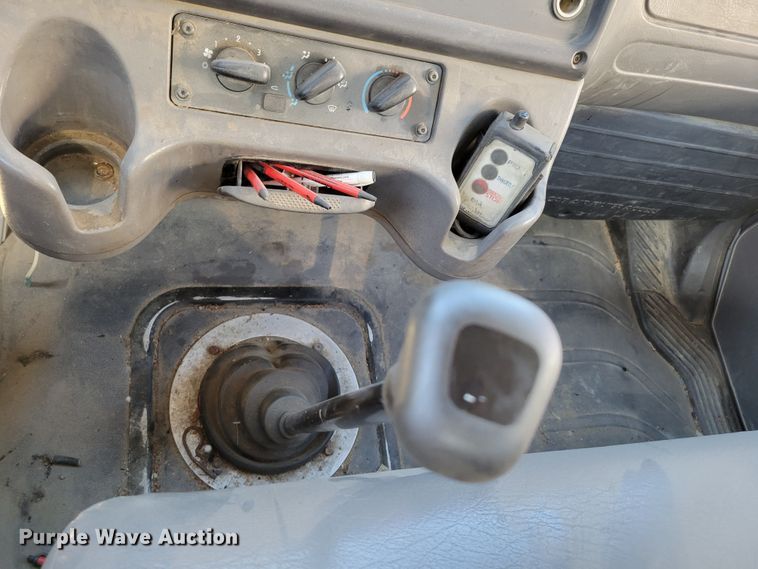 image for item DM2457 2003 Freightliner Business Class M2  propane truck