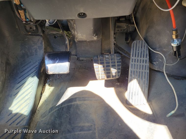 image for item DM2457 2003 Freightliner Business Class M2  propane truck