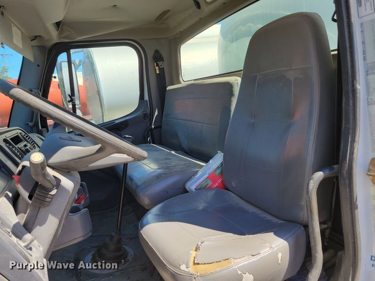 image for item DM2457 2003 Freightliner Business Class M2  propane truck