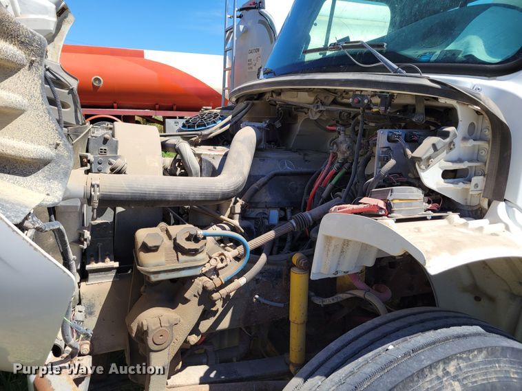 image for item DM2457 2003 Freightliner Business Class M2  propane truck