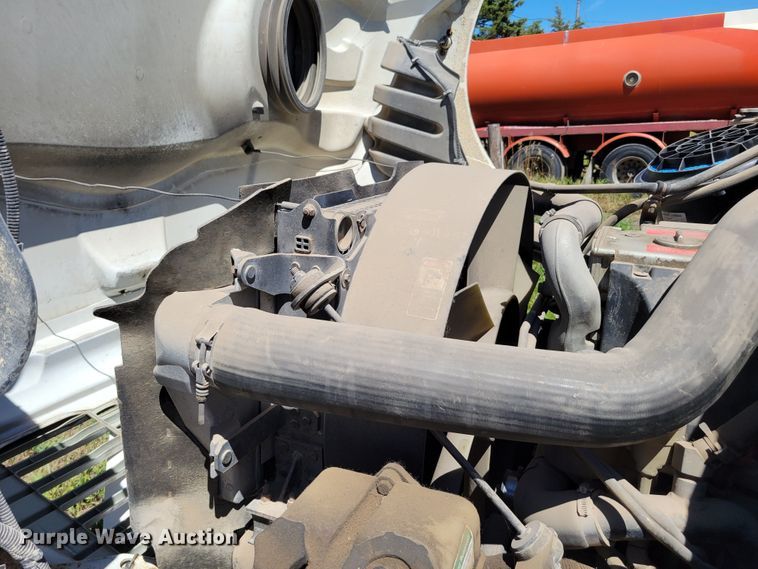 image for item DM2457 2003 Freightliner Business Class M2  propane truck