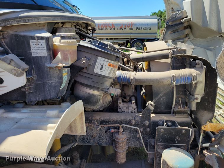 image for item DM2457 2003 Freightliner Business Class M2  propane truck