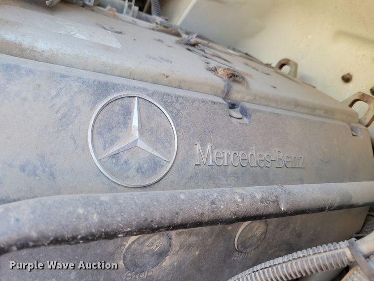 image for item DM2457 2003 Freightliner Business Class M2  propane truck