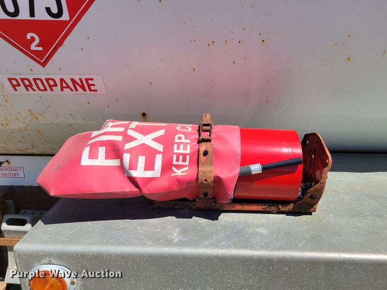 image for item DM2457 2003 Freightliner Business Class M2  propane truck