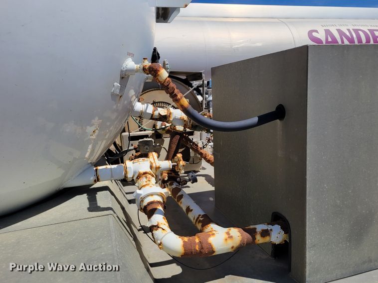 image for item DM2457 2003 Freightliner Business Class M2  propane truck