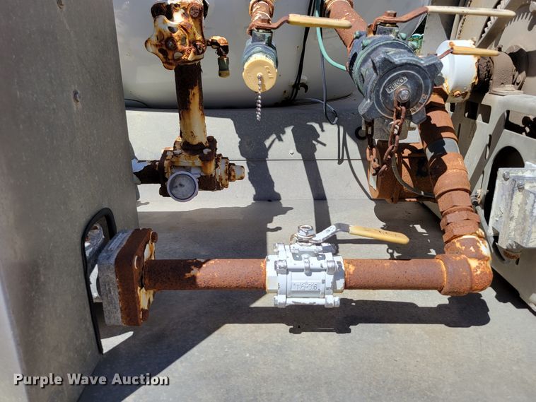 image for item DM2457 2003 Freightliner Business Class M2  propane truck