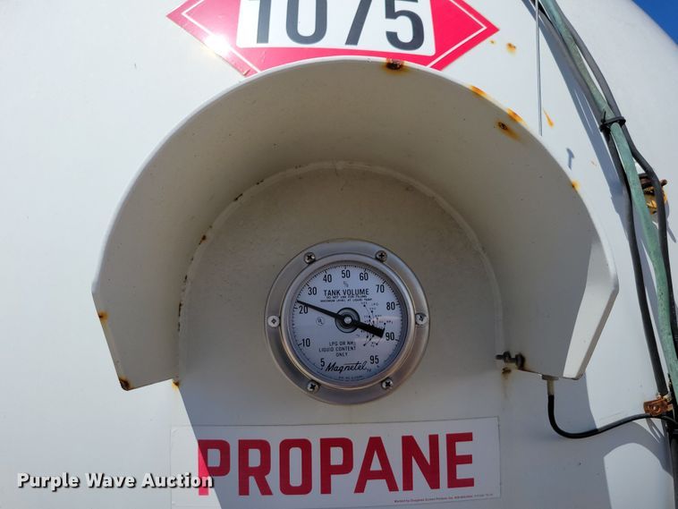 image for item DM2457 2003 Freightliner Business Class M2  propane truck