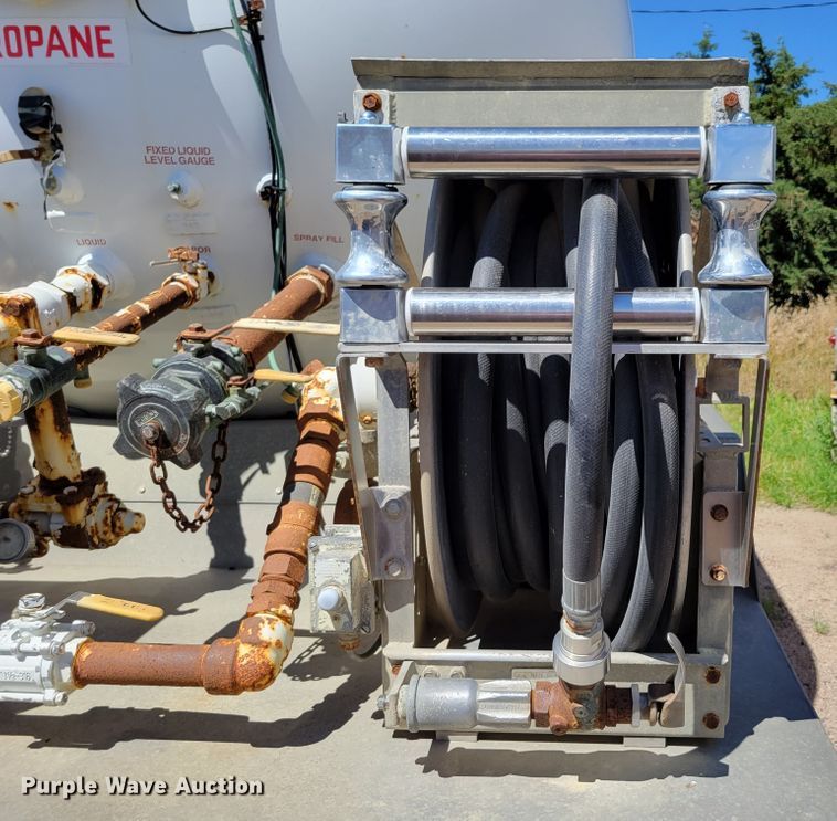 image for item DM2457 2003 Freightliner Business Class M2  propane truck