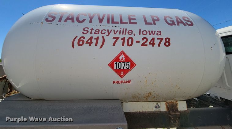 image for item DM2457 2003 Freightliner Business Class M2  propane truck