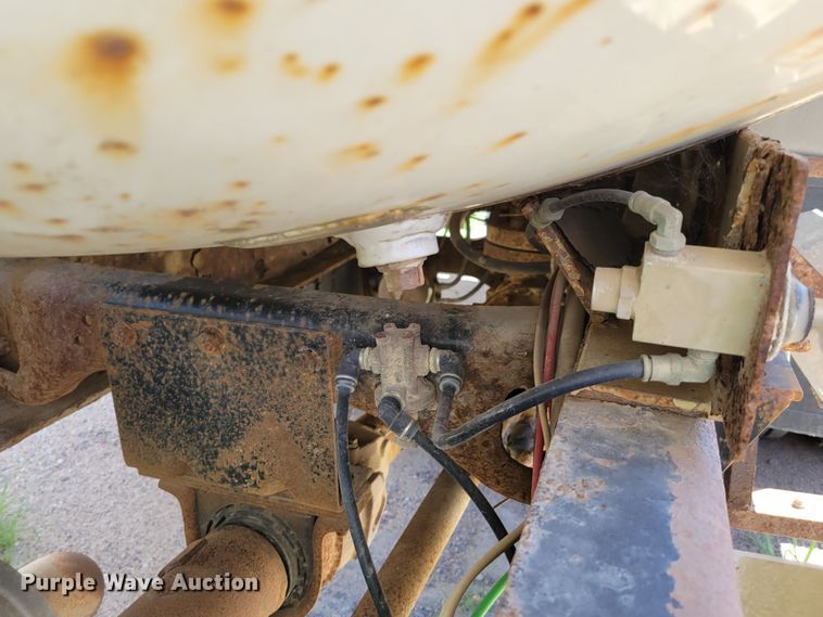 image for item DM2457 2003 Freightliner Business Class M2  propane truck