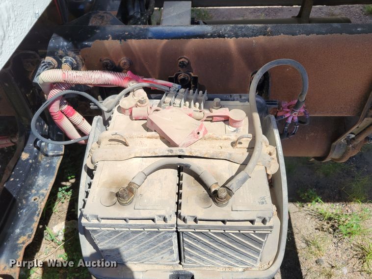 image for item DM2457 2003 Freightliner Business Class M2  propane truck