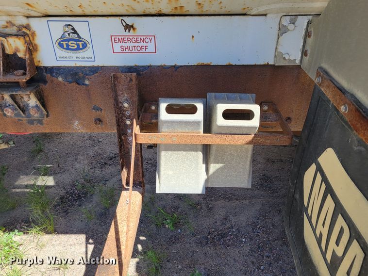 image for item DM2457 2003 Freightliner Business Class M2  propane truck